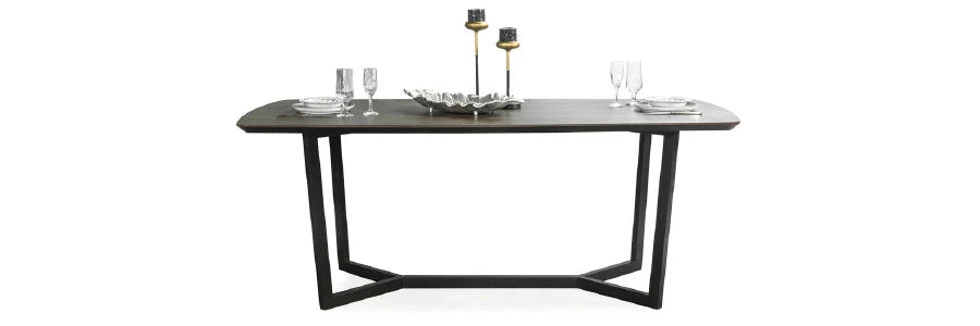 طاولات طعام