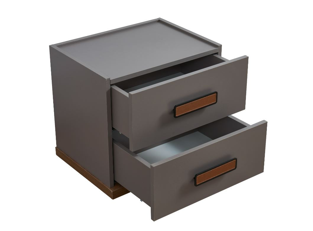 غرفة نوم ديلان باللون البني