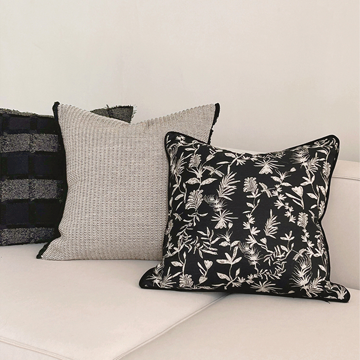 وسادة مزخرفة