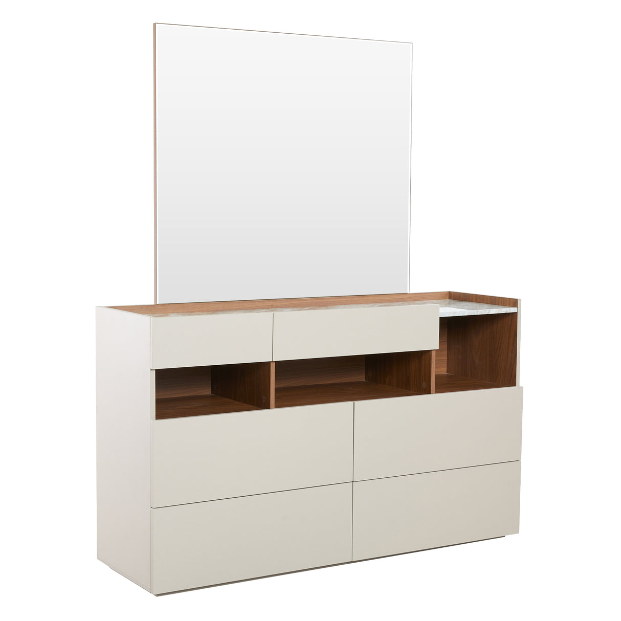 تسريحة سافينا باللون الأبيض