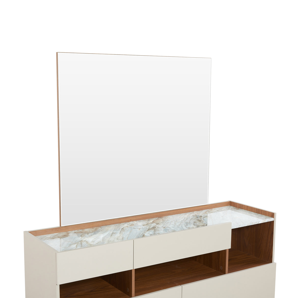 تسريحة سافينا باللون الأبيض