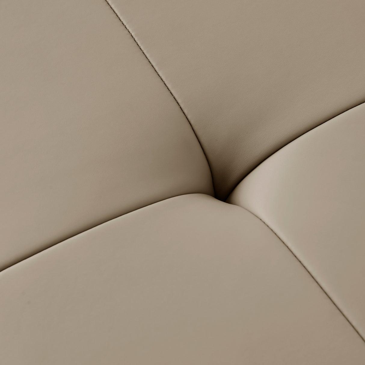 غرفة نوم نولا باللون البني