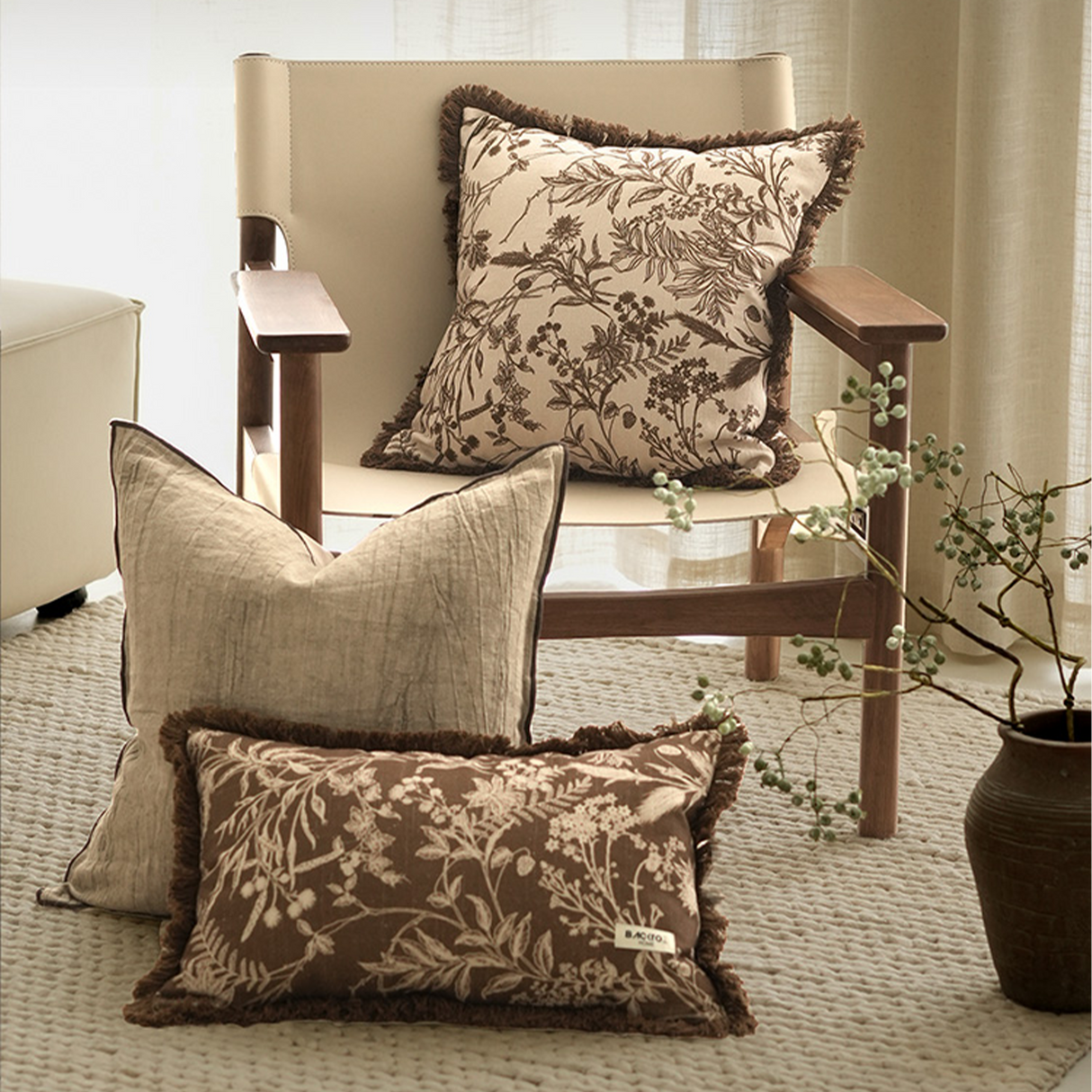 وسادة مزخرفة