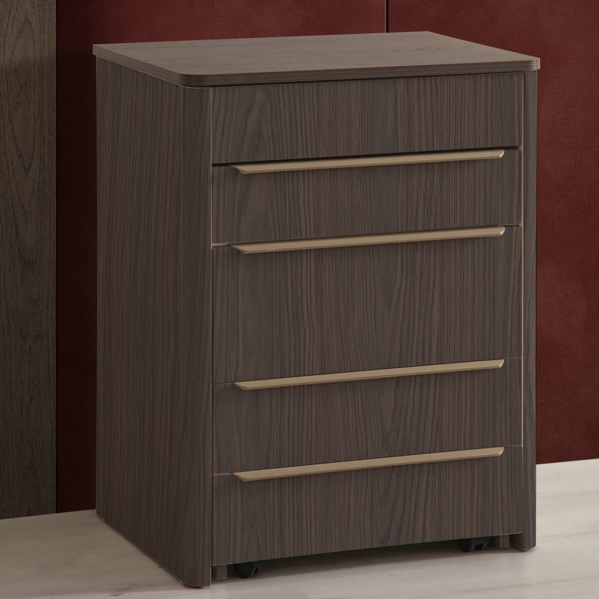 شوفنيرة إيفانا باللون الكريمي