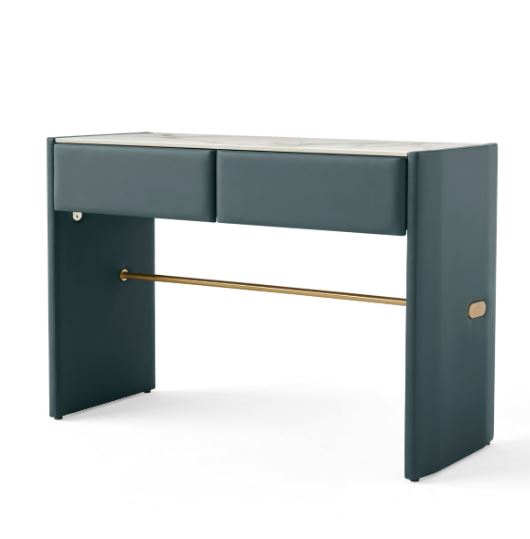 غرفة نوم ريانا باللون الأخضر