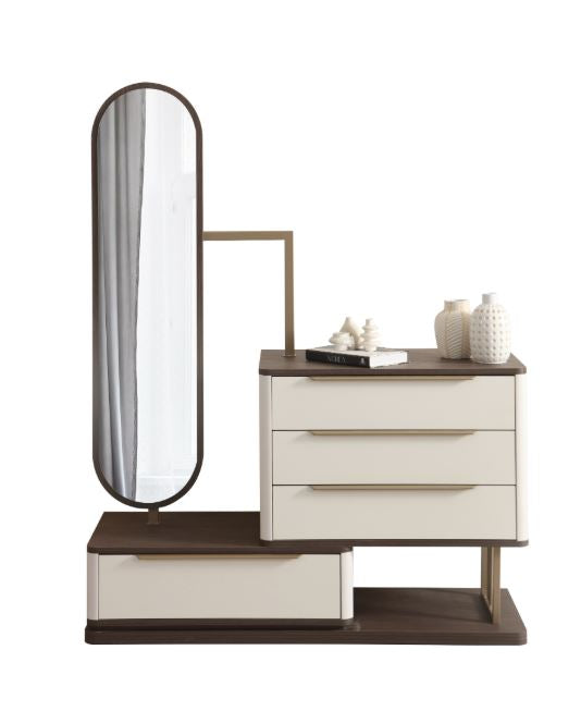 تسريحة إيفانا مع مراية باللون الكريمي