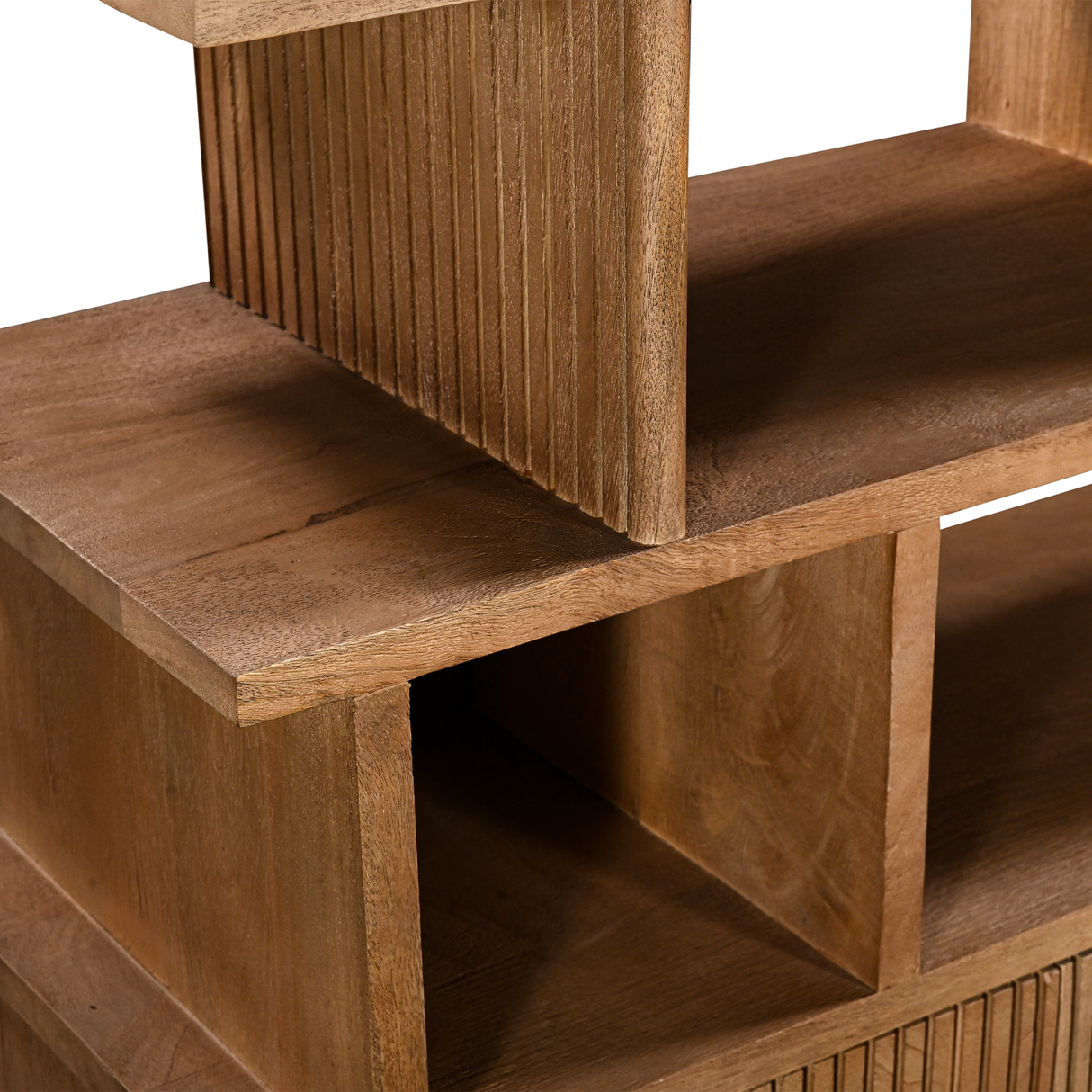 رف كتب مارا باللون البني