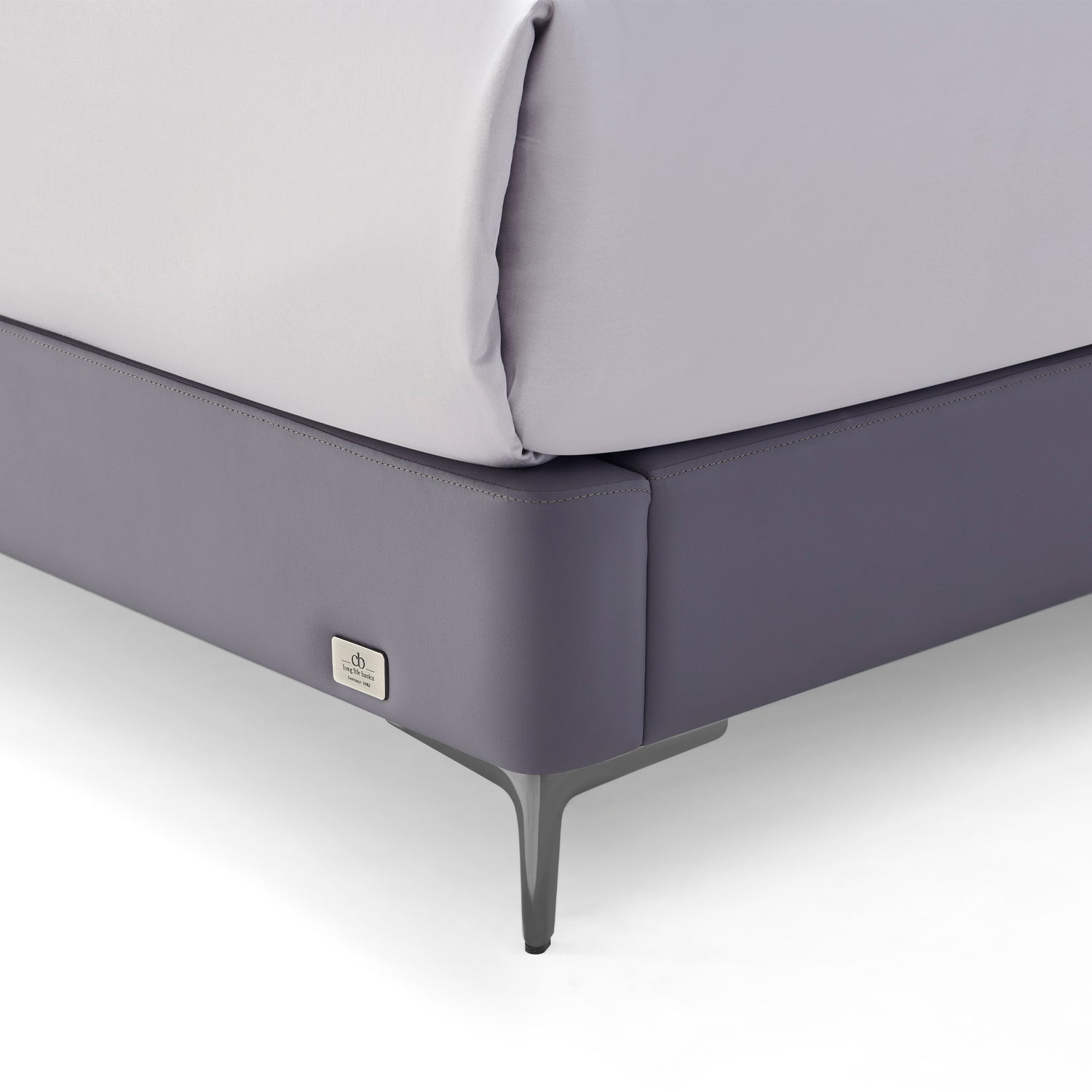 سرير روزا باللون الموف