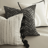 وسادة مزخرفة