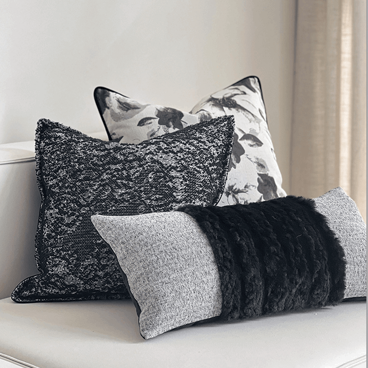 وسادة مزخرفة