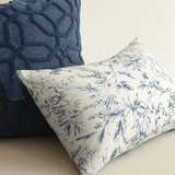 وسادة مزخرفة