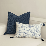 وسادة مزخرفة