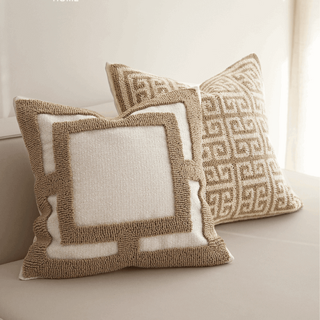 وسادة مزخرفة