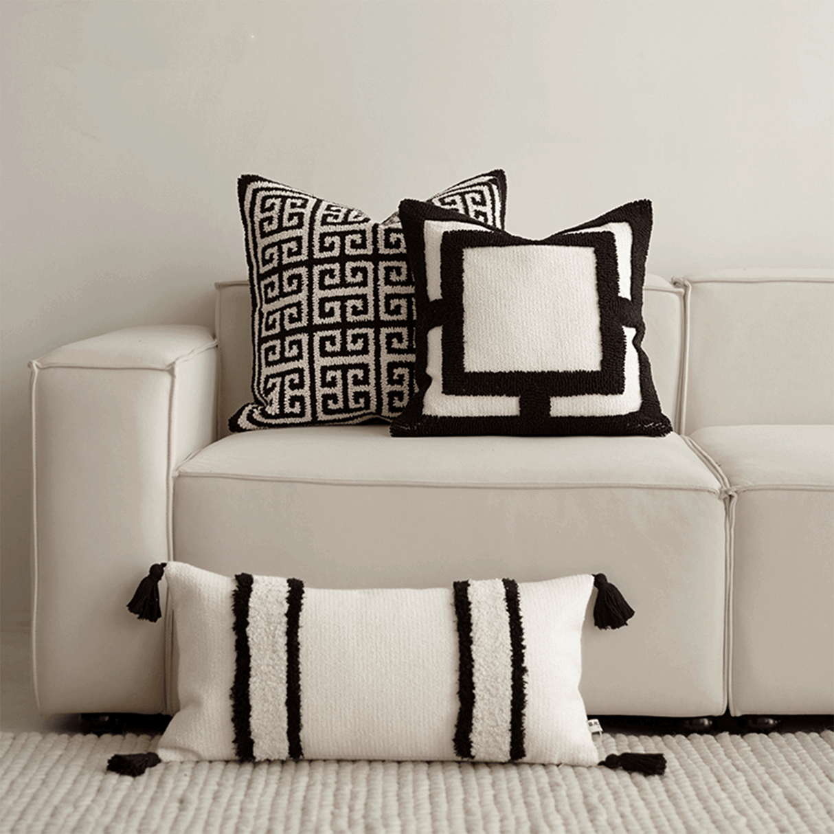 وسادة مزخرفة