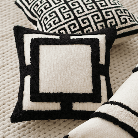 وسادة مزخرفة