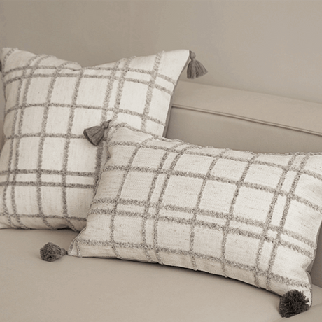 وسادة مزخرفة