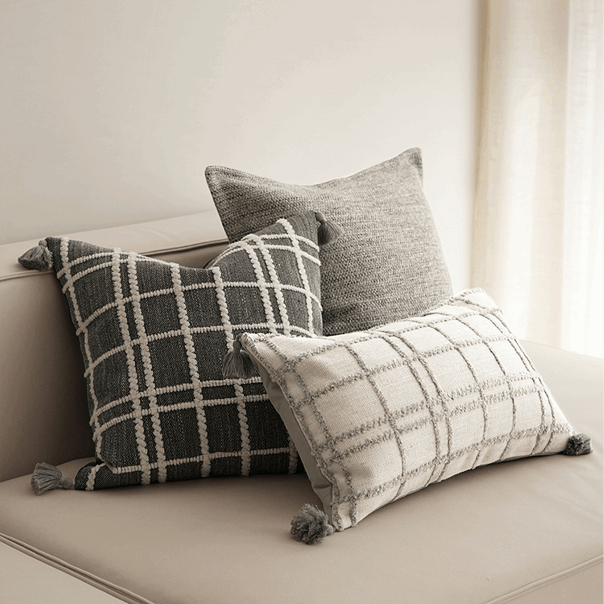 وسادة مزخرفة