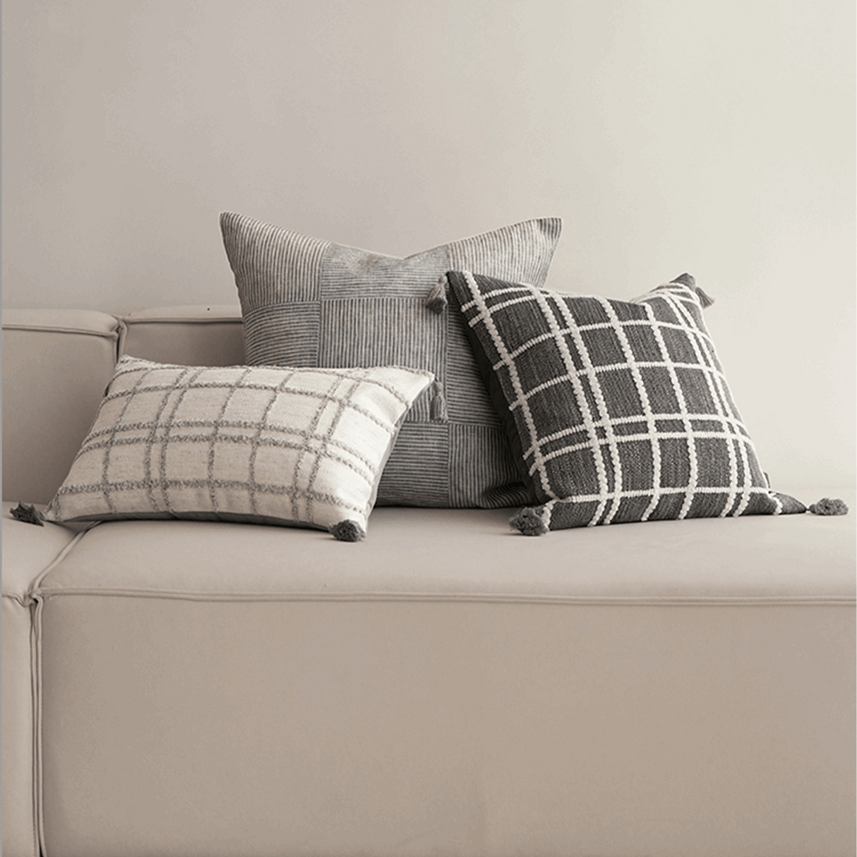 وسادة مزخرفة