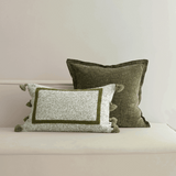 وسادة مزخرفة