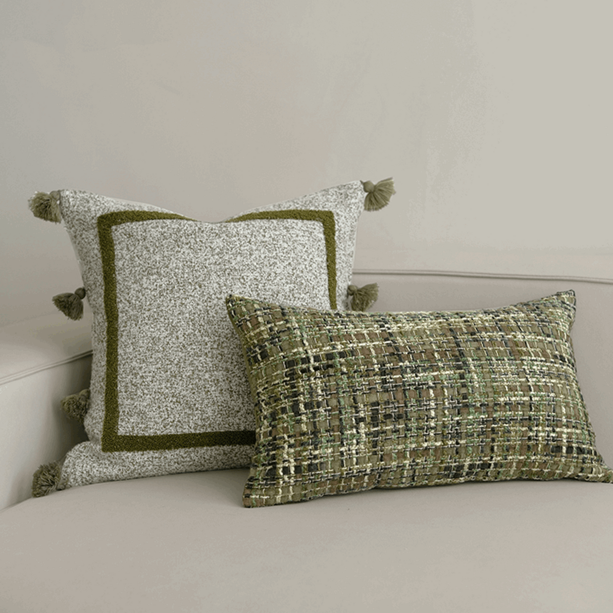 وسادة مزخرفة