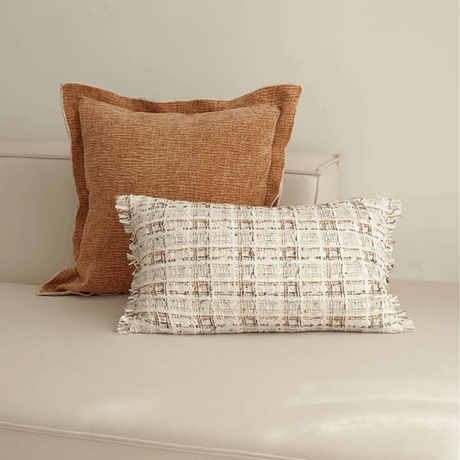 وسادة مزخرفة