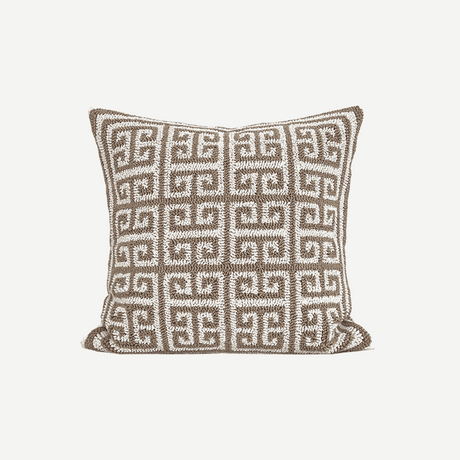 وسادة مزخرفة