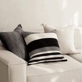 وسادة مزخرفة