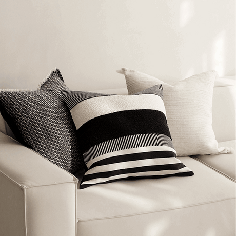 وسادة مزخرفة