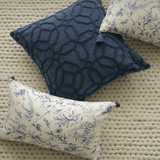 وسادة مزخرفة