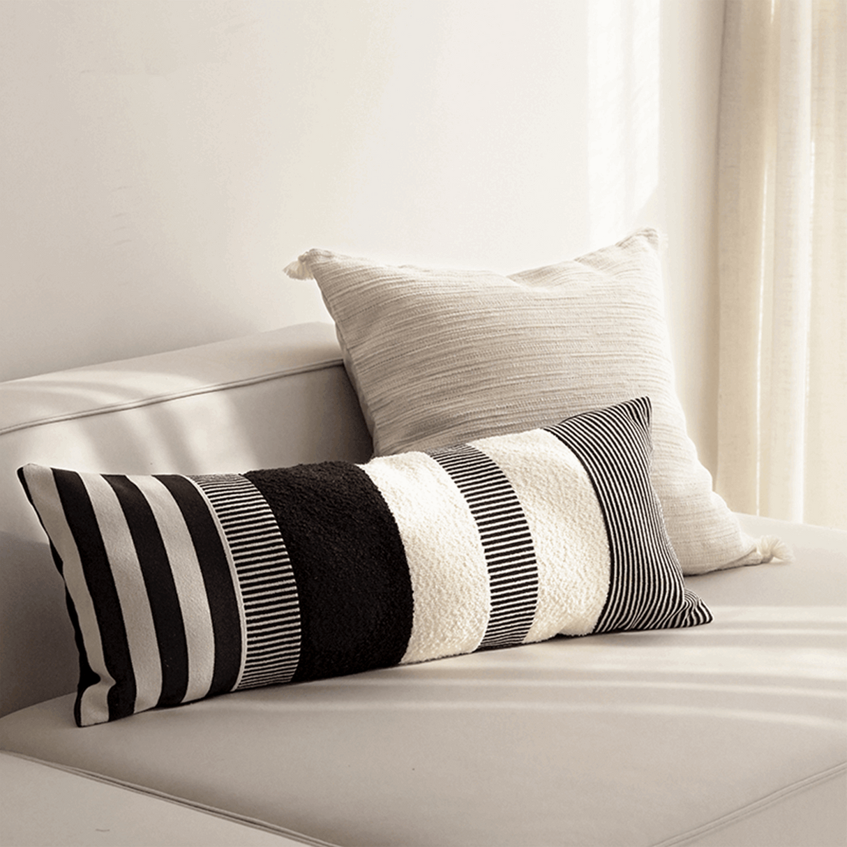 وسادة مزخرفة