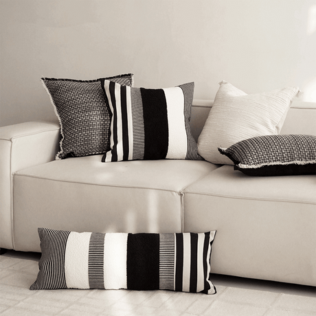 وسادة مزخرفة