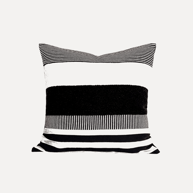 وسادة مزخرفة