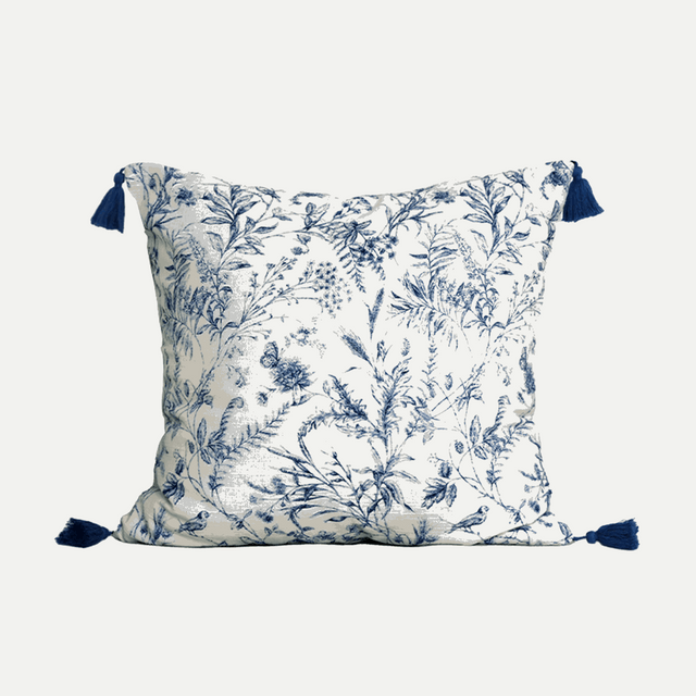 وسادة مزخرفة