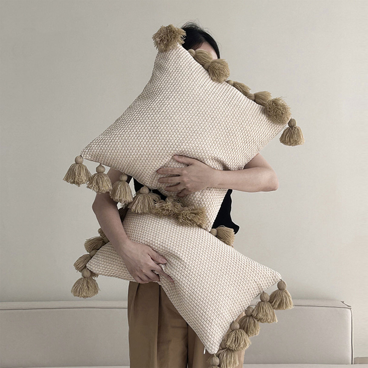 وسادة مزخرفة