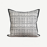 وسادة مزخرفة