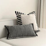 وسادة مزخرفة