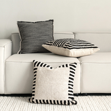 وسادة مزخرفة