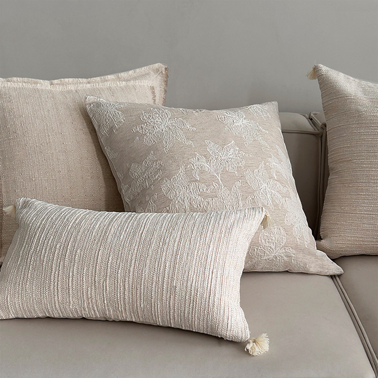 وسادة مزخرفة