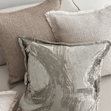 وسادة مزخرفة