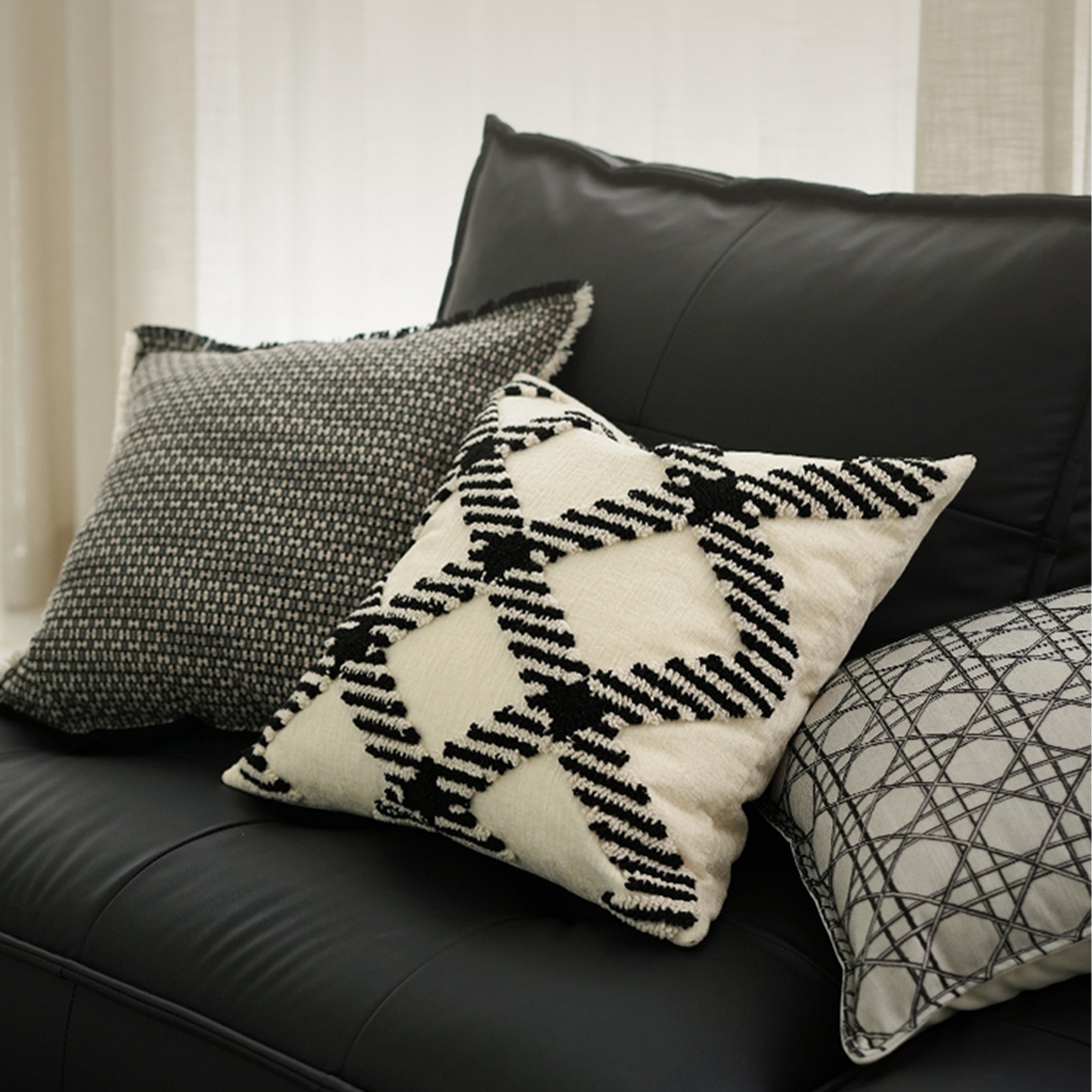 وسادة مزخرفة