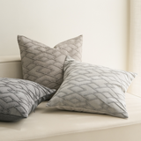 وسادة مزخرفة