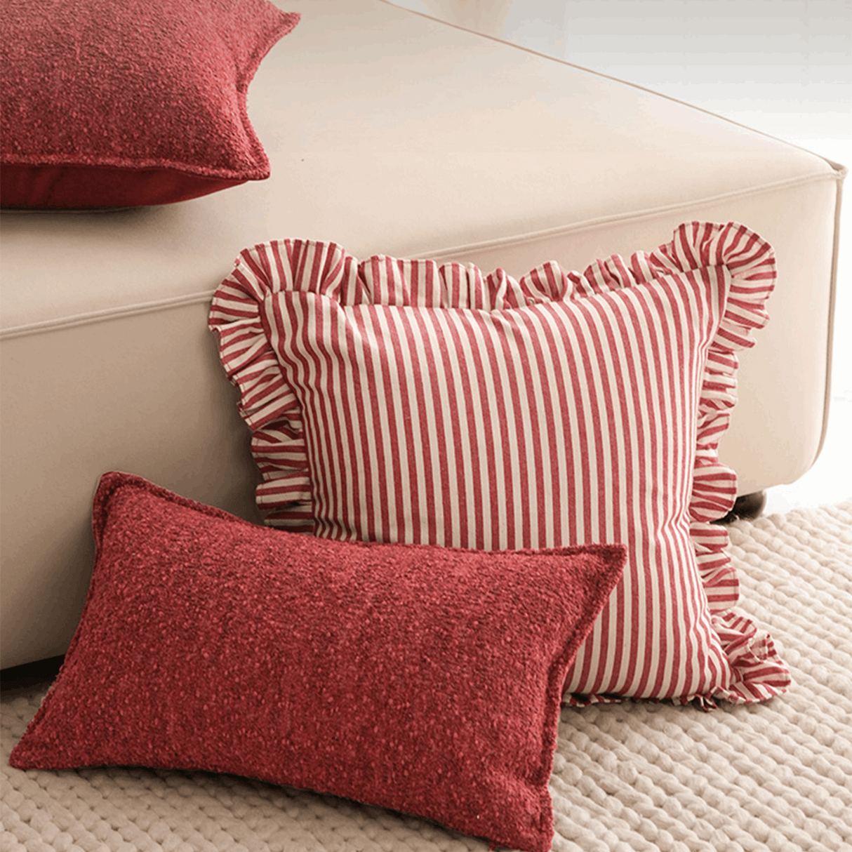 وسادة مزخرفة