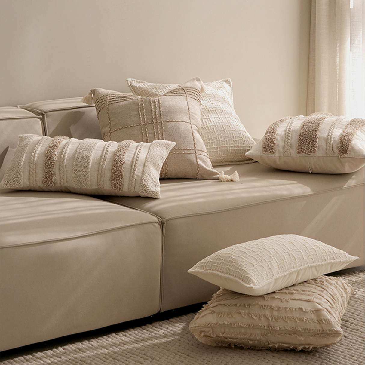 وسادة مزخرفة