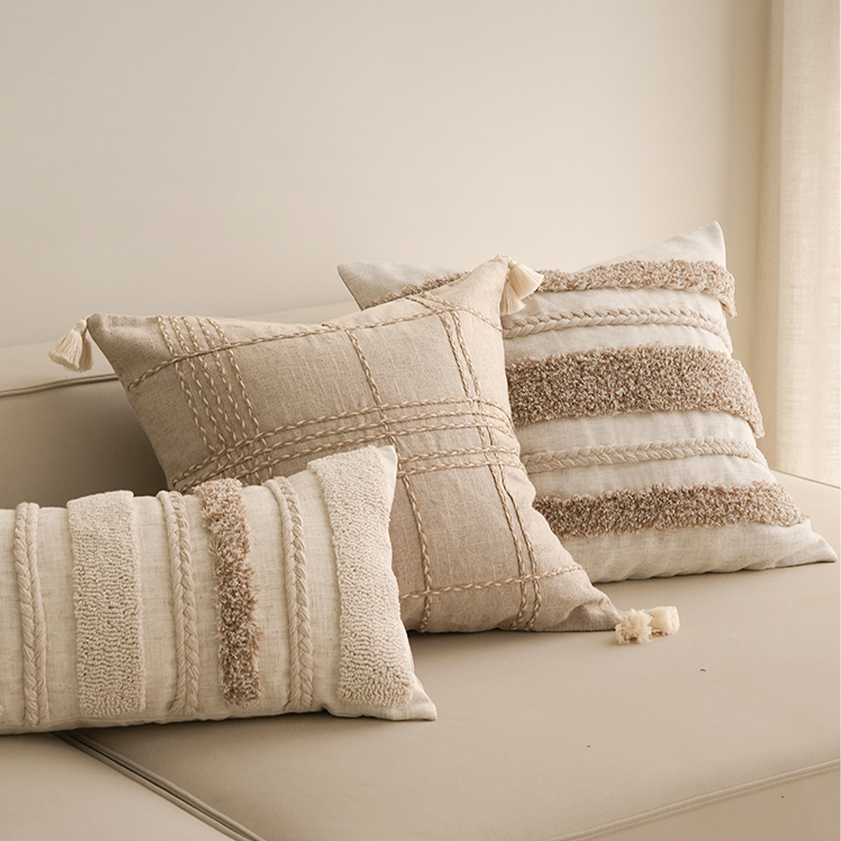 وسادة مزخرفة