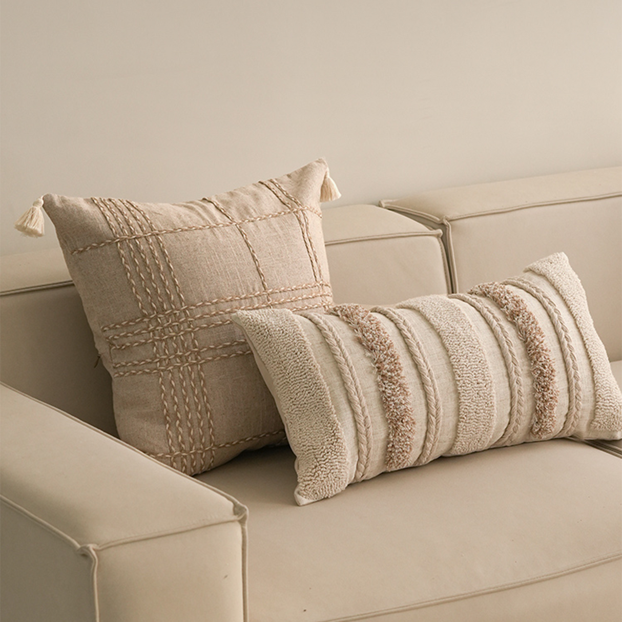 وسادة مزخرفة