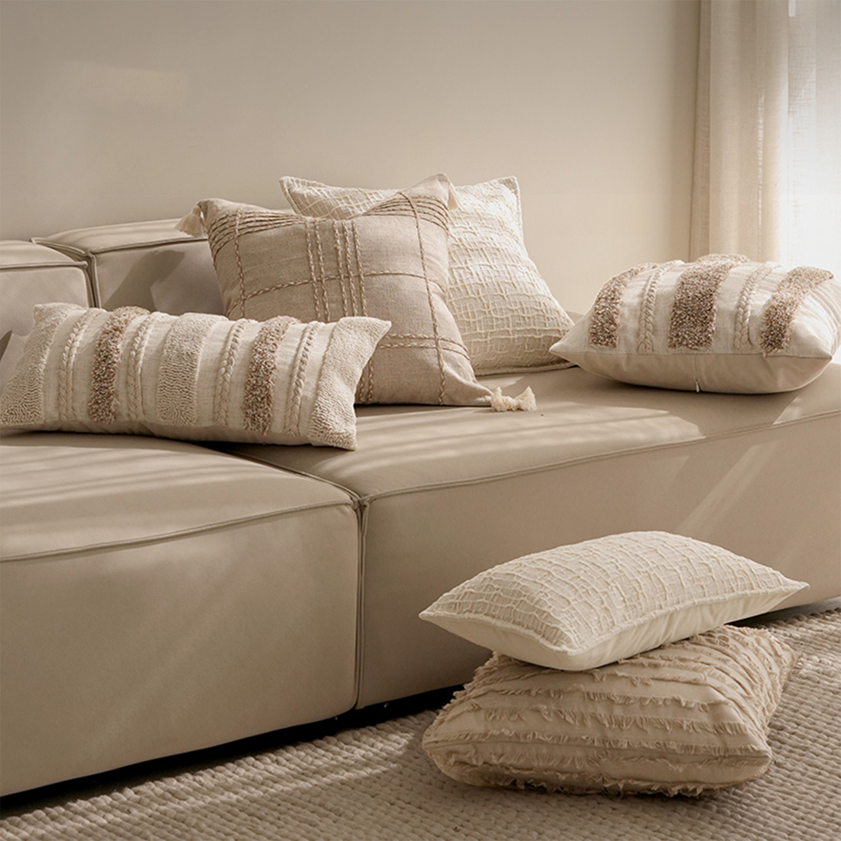 وسادة مزخرفة