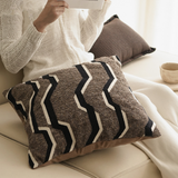 وسادة مزخرفة