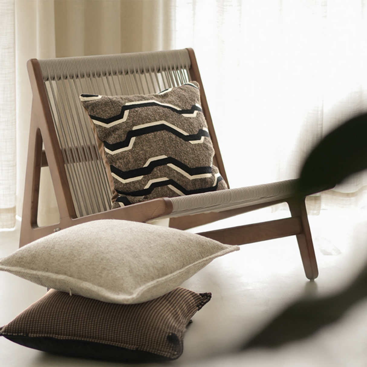 وسادة مزخرفة