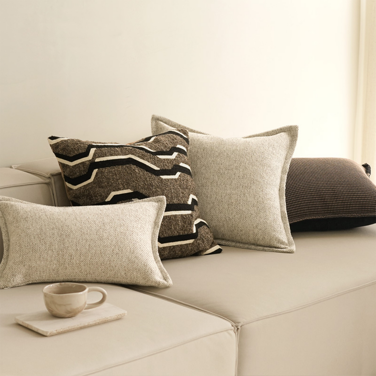 وسادة مزخرفة