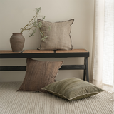 وسادة مزخرفة